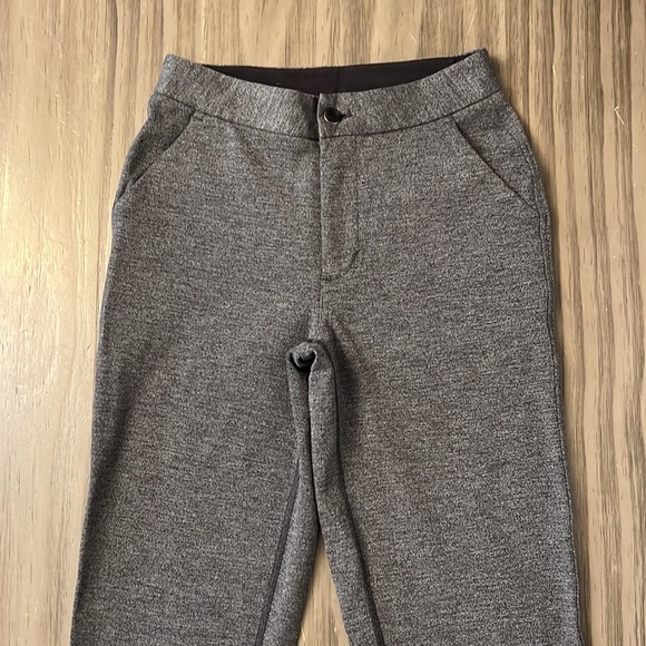 LULULEMON CITY TREK WOMENS GRAY TROUSER II SIZE 2 - Picture 5 of 16